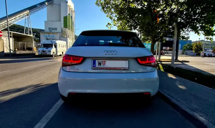 Audi A1 2014 photo 2