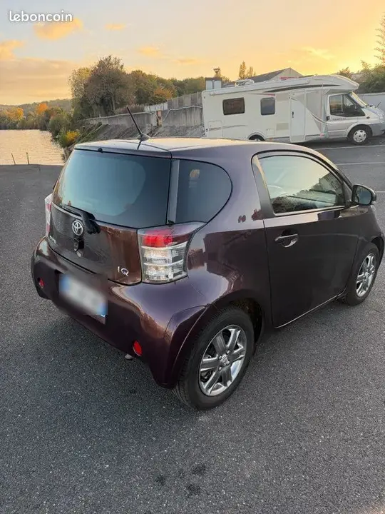 Toyota Iq 2011 photo 2