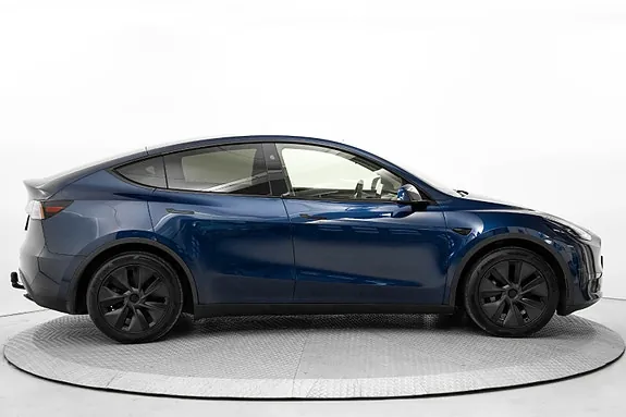 Tesla Model Y 2025 photo 4