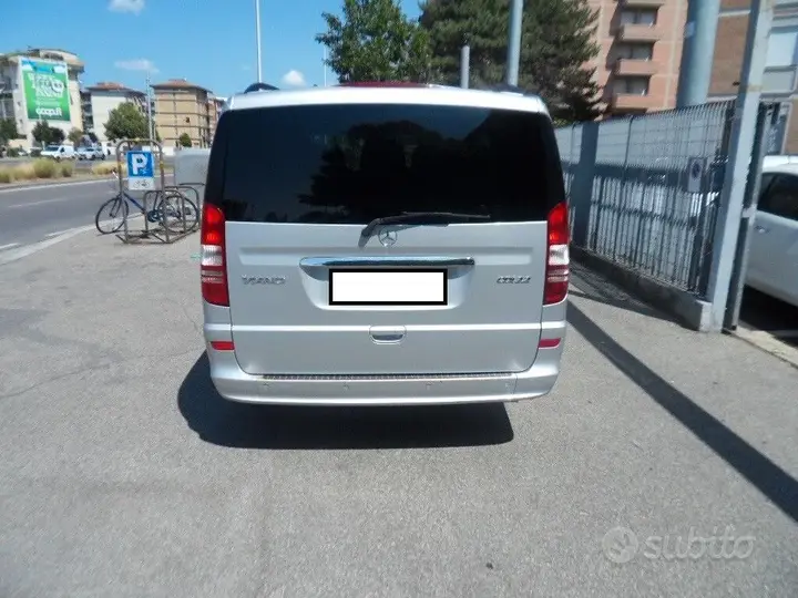 Mercedes-Benz Viano 2011 photo 3