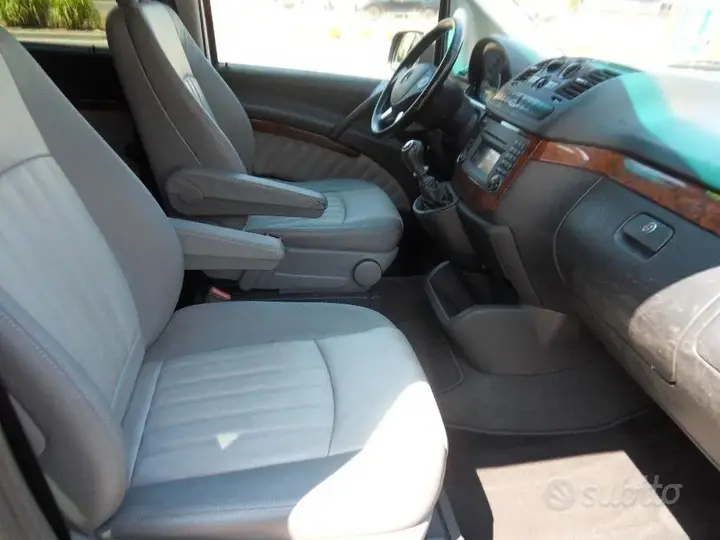 Mercedes-Benz Viano 2011 photo 5