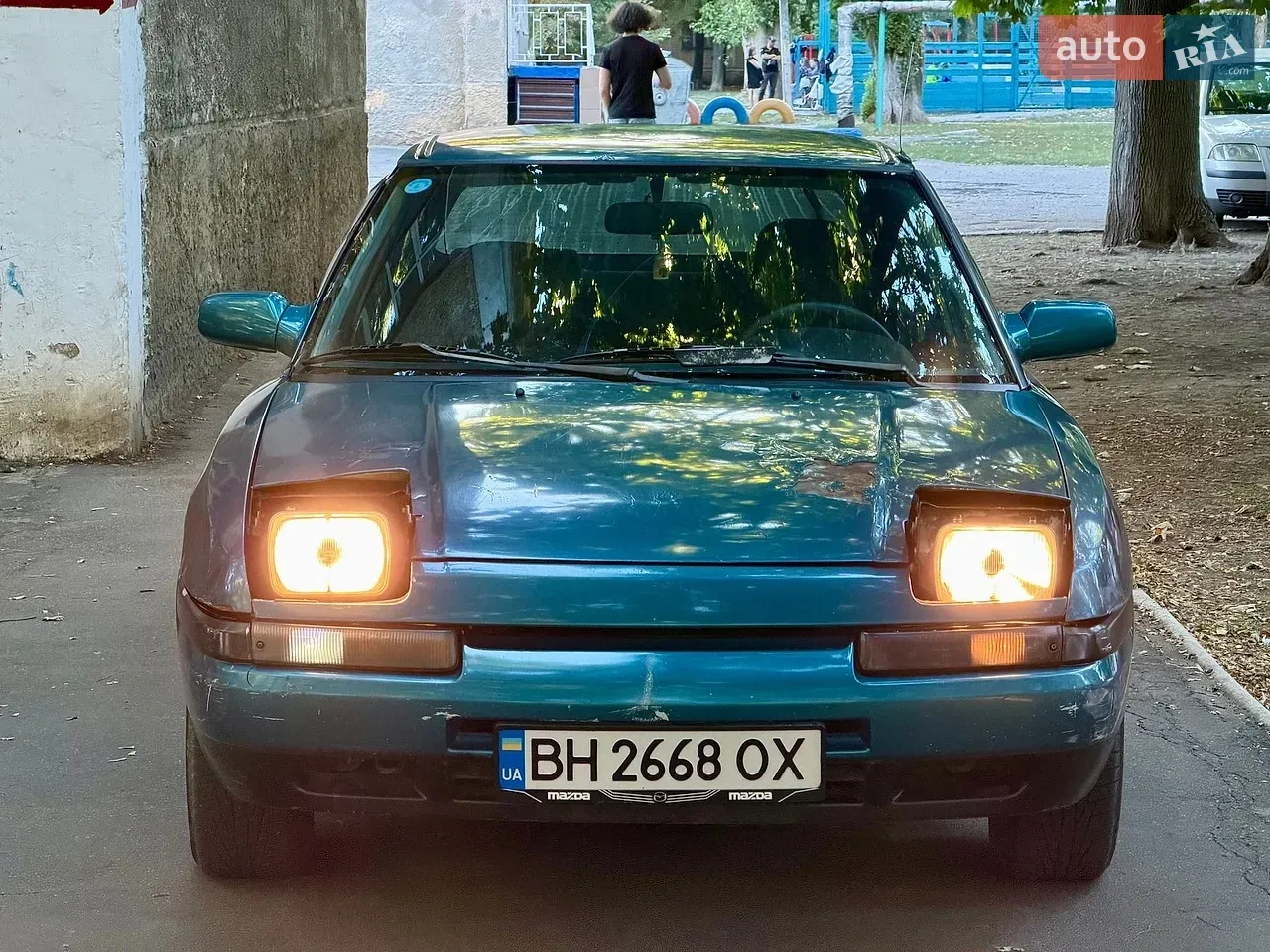 Mazda 323 1992 photo 2
