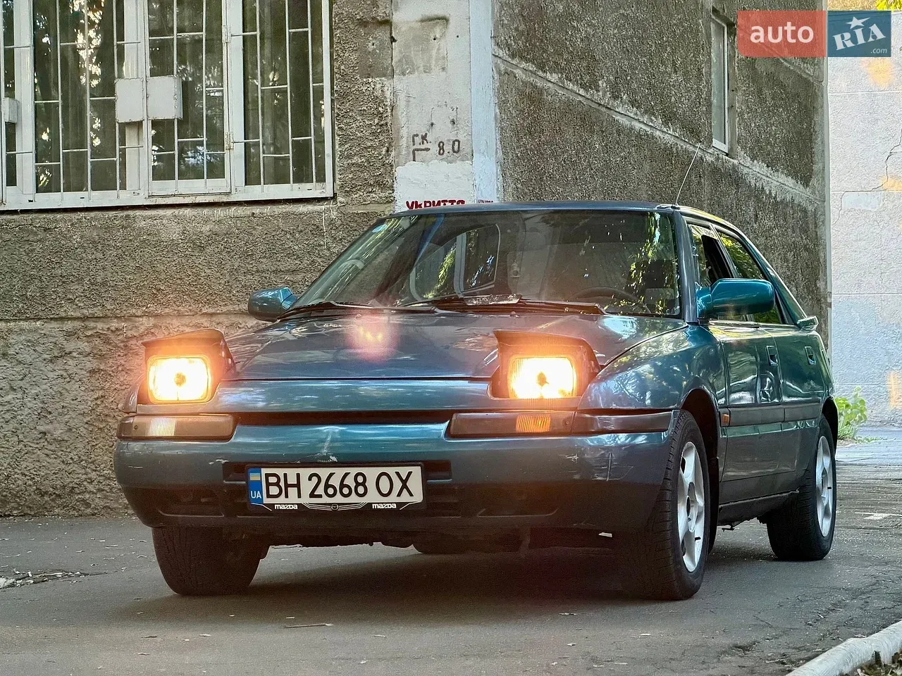 Mazda 323 1992 photo 4