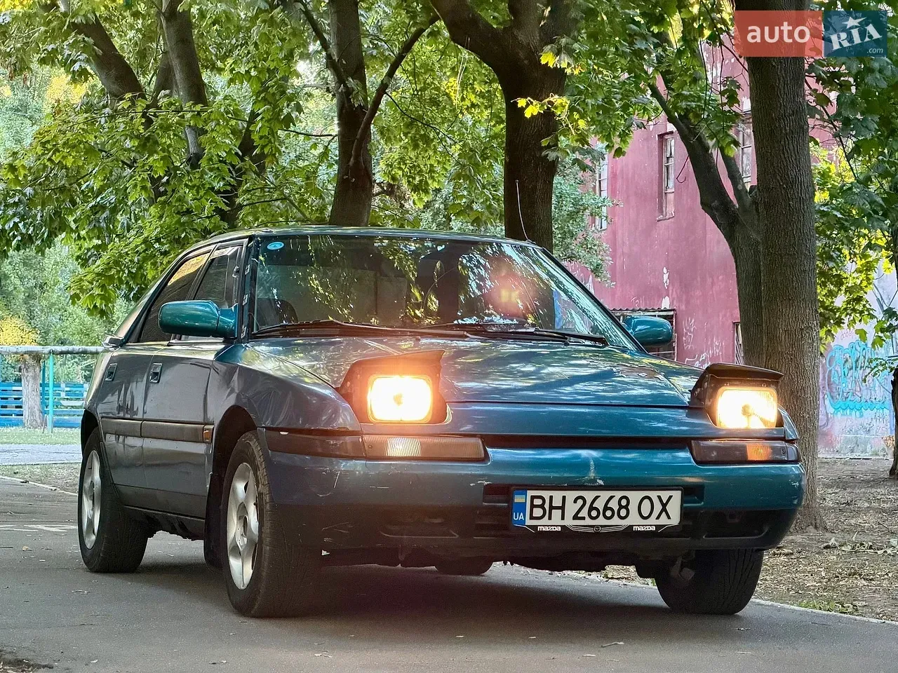 Mazda 323 1992 photo 3