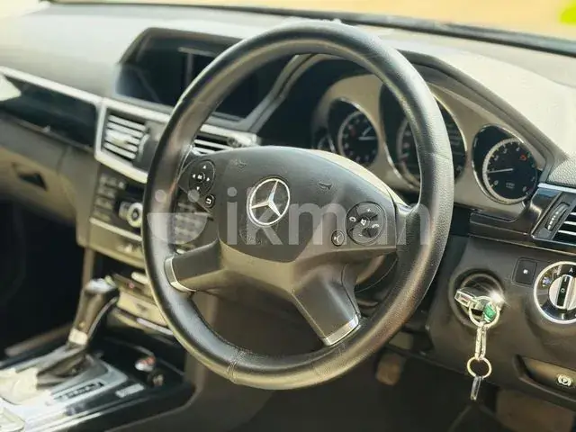 Mercedes-Benz E200 2011 photo 4