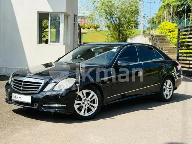 Mercedes-Benz E200