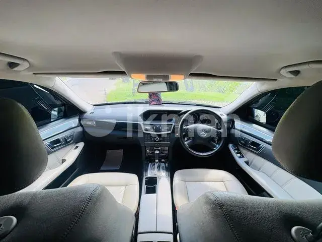Mercedes-Benz E200 2011 photo 3