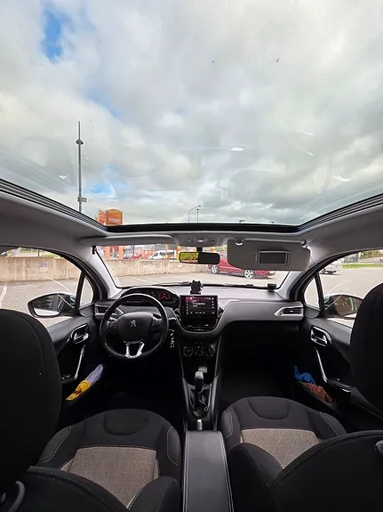 Peugeot 208 2014 photo 5