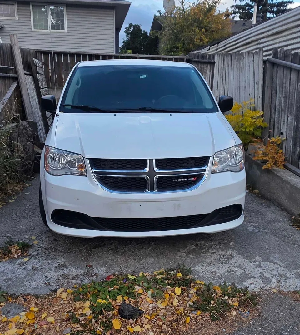 Dodge Caravan 2015 photo 2