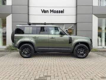 Land Rover Defender 2026 photo 3