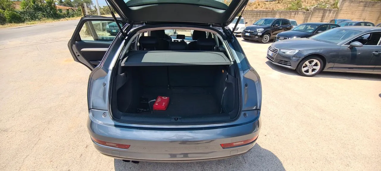 Audi Q3 2012 photo 4