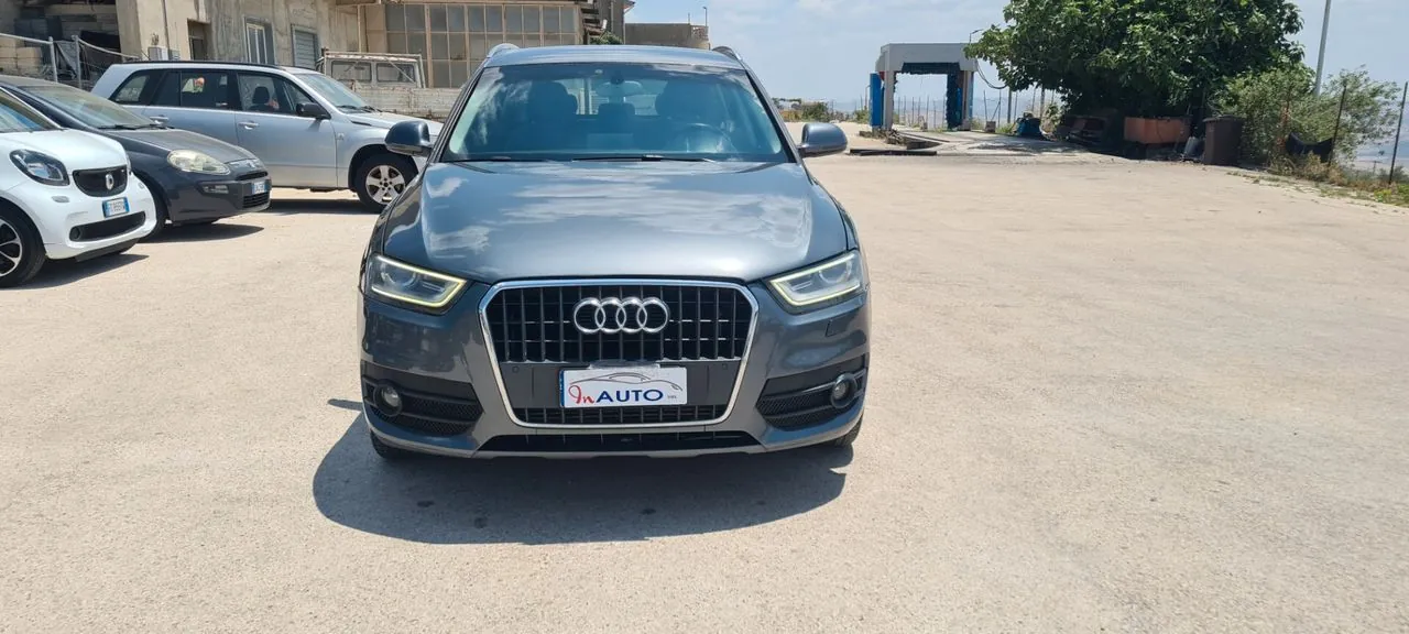 Audi Q3 2012 photo 2