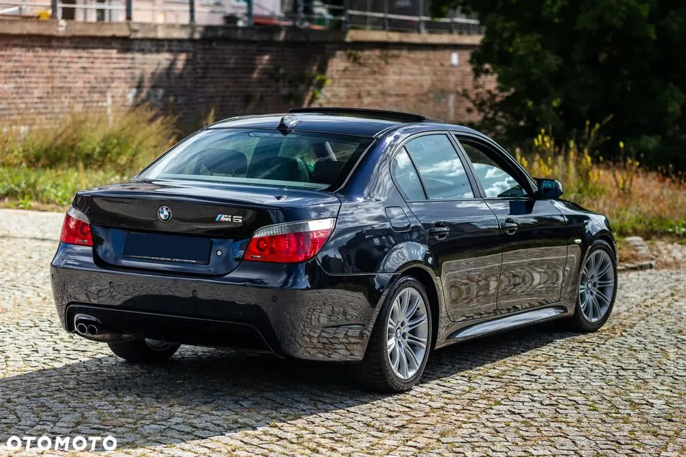 BMW 5 Series 2005 photo 3