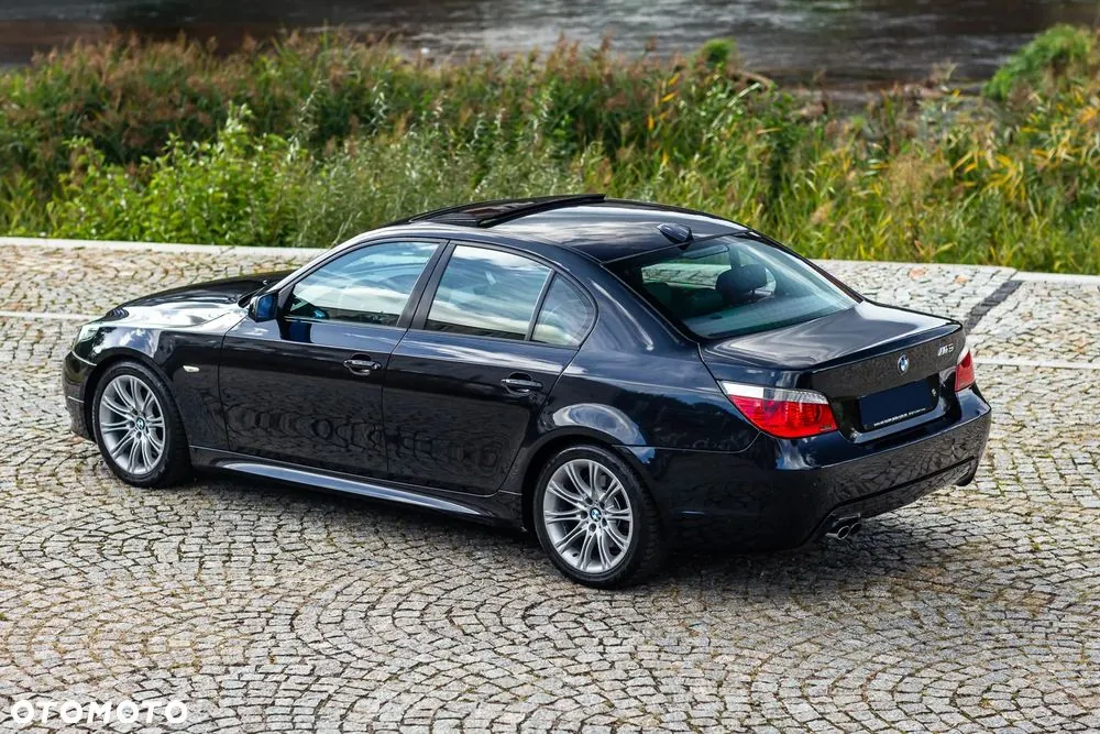 BMW 5 Series 2005 photo 4