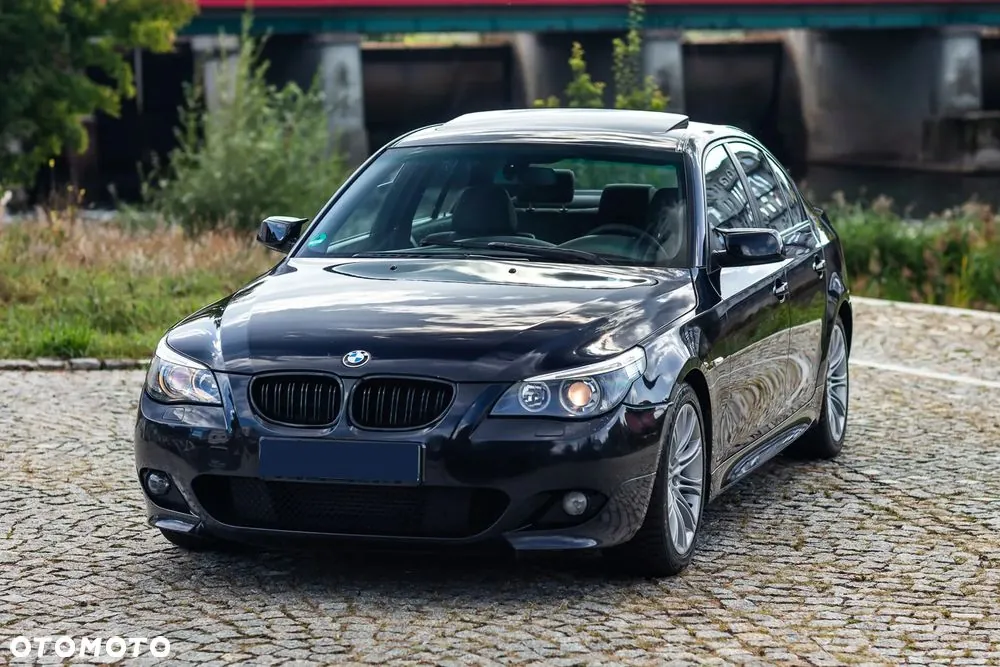 BMW 5 Series 2005 photo 2