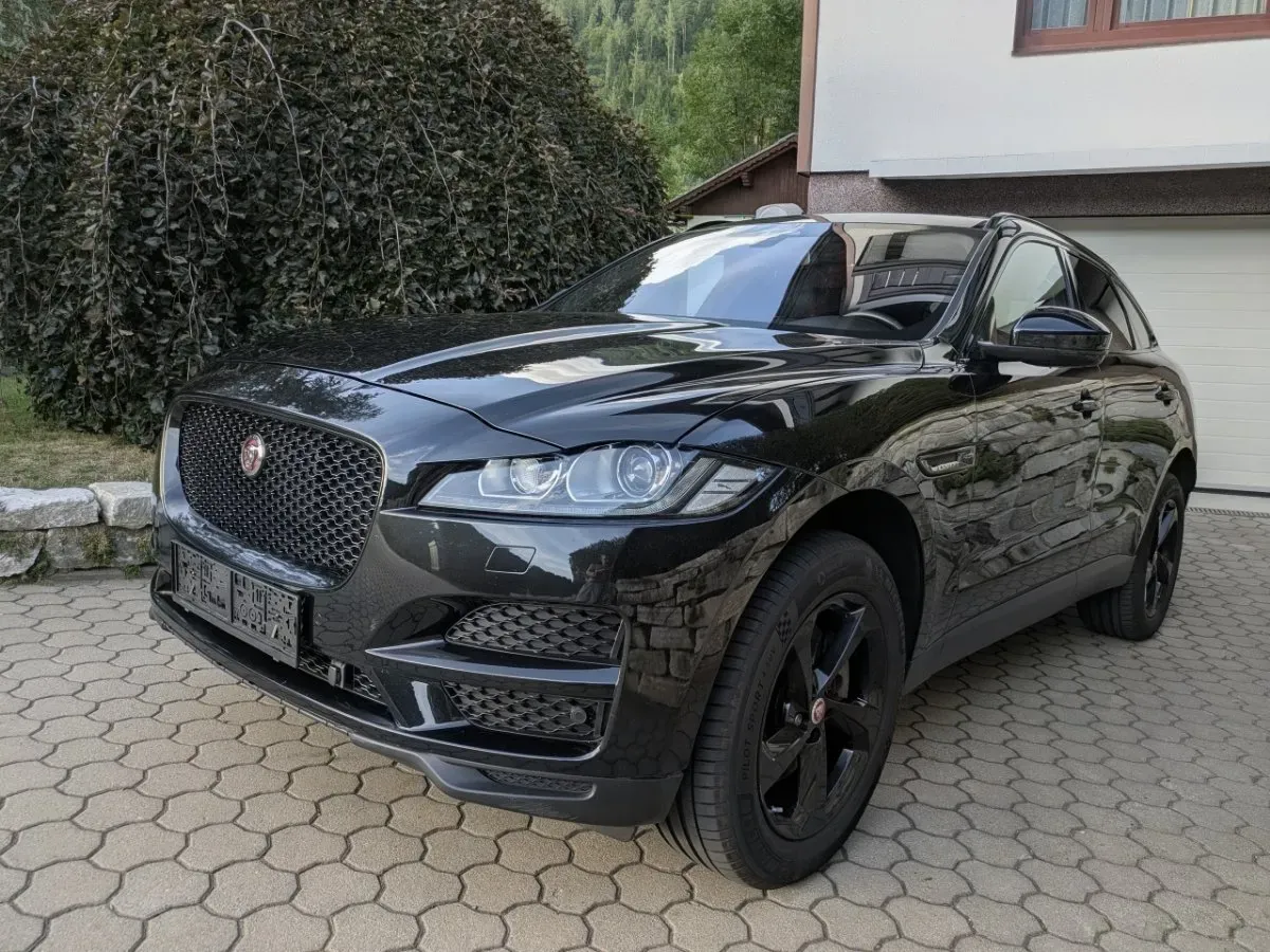 Jaguar F-Pace