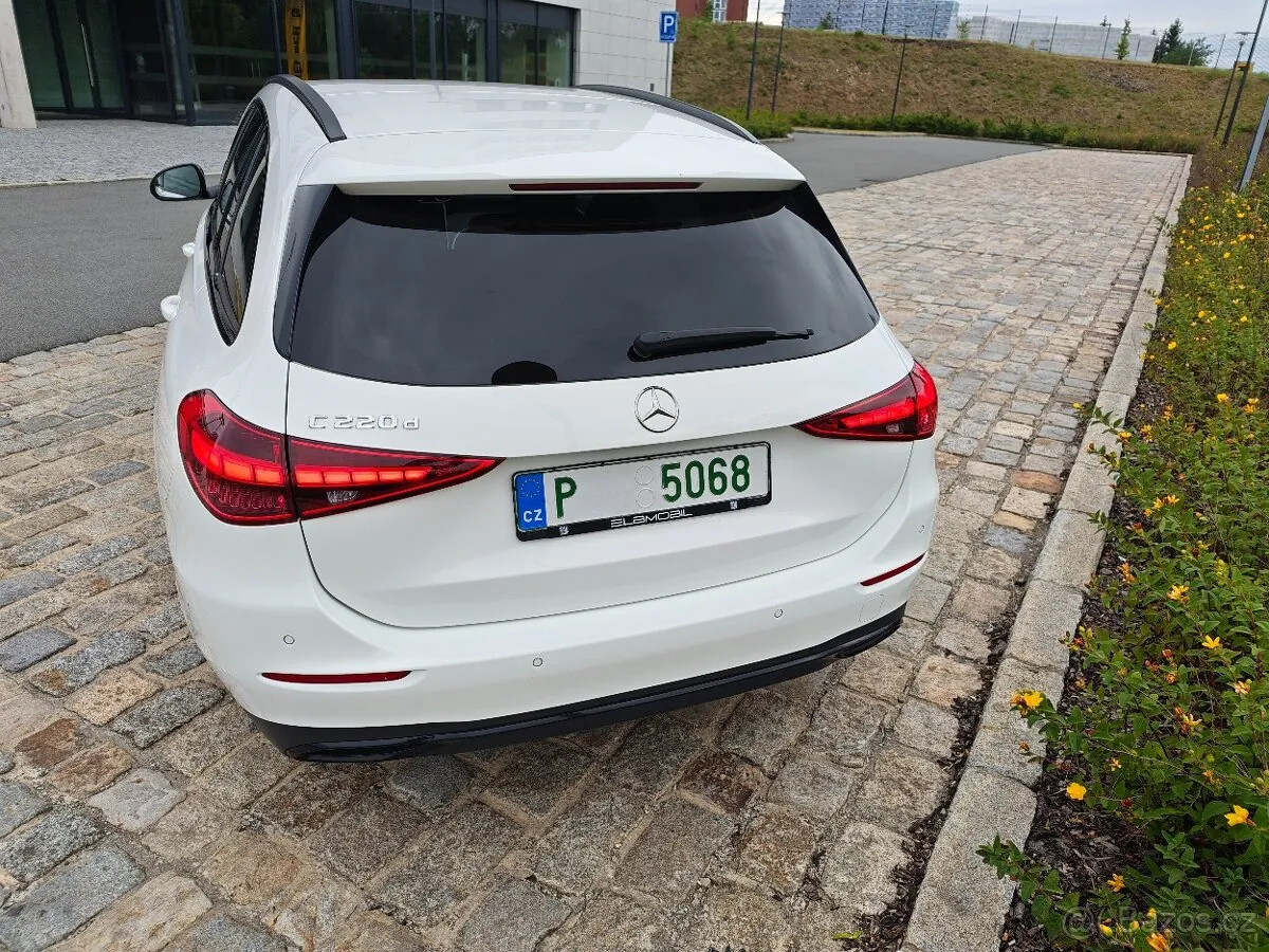 Mercedes-Benz C220D 2022 photo 4