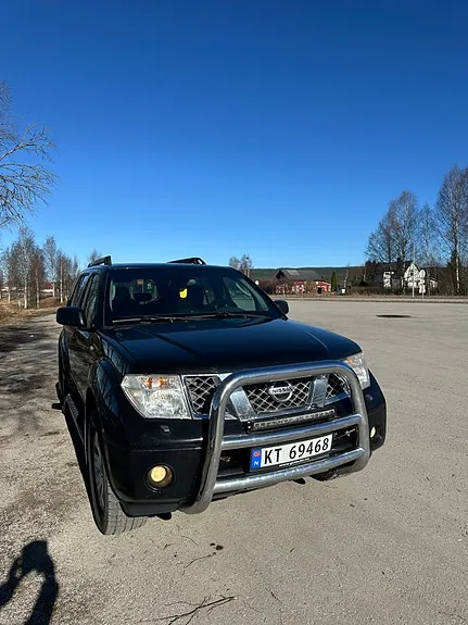 Nissan Pathfinder 2005 photo 2