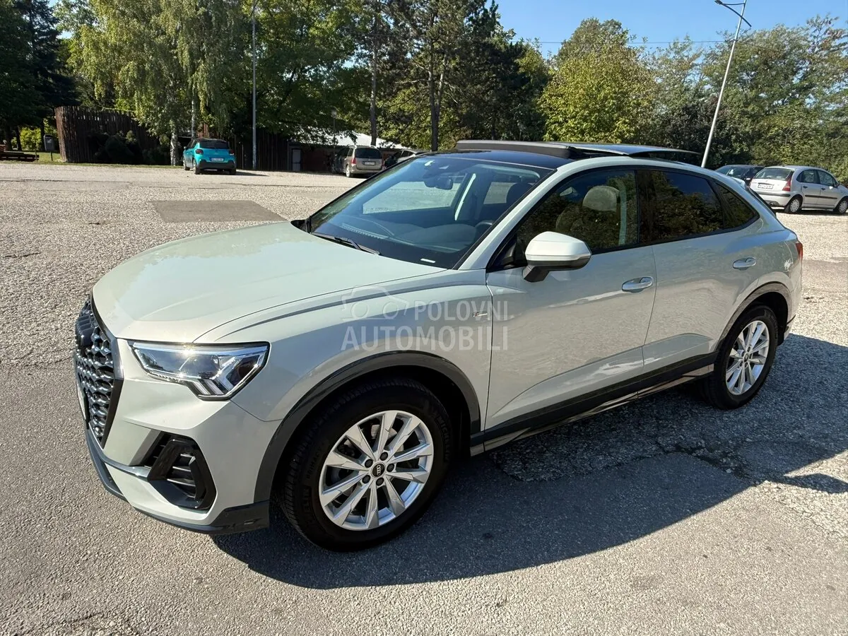 Audi Q3 2022 photo 2