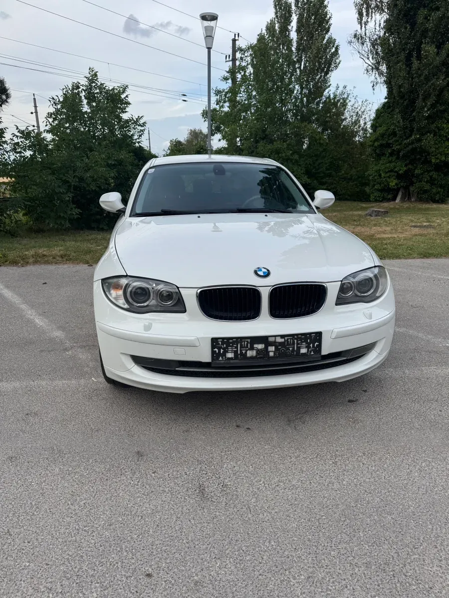 BMW 1 Series 2011 photo 2