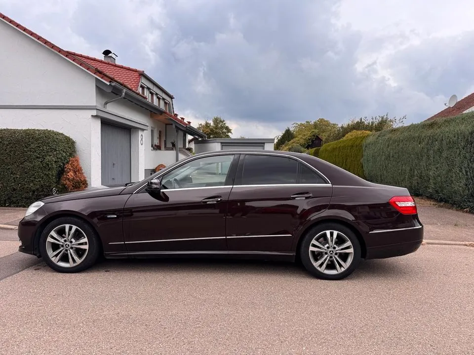 Mercedes-Benz E220