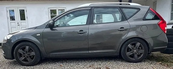 Kia Ceed 2012 photo 2