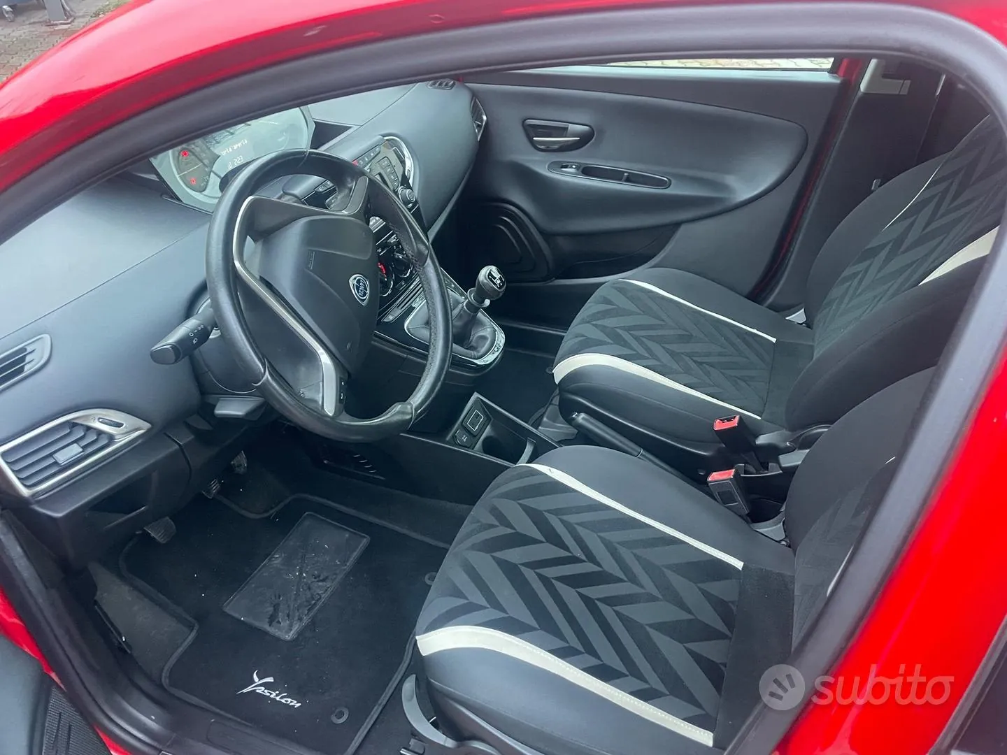 Lancia Ypsilon 2016 photo 4