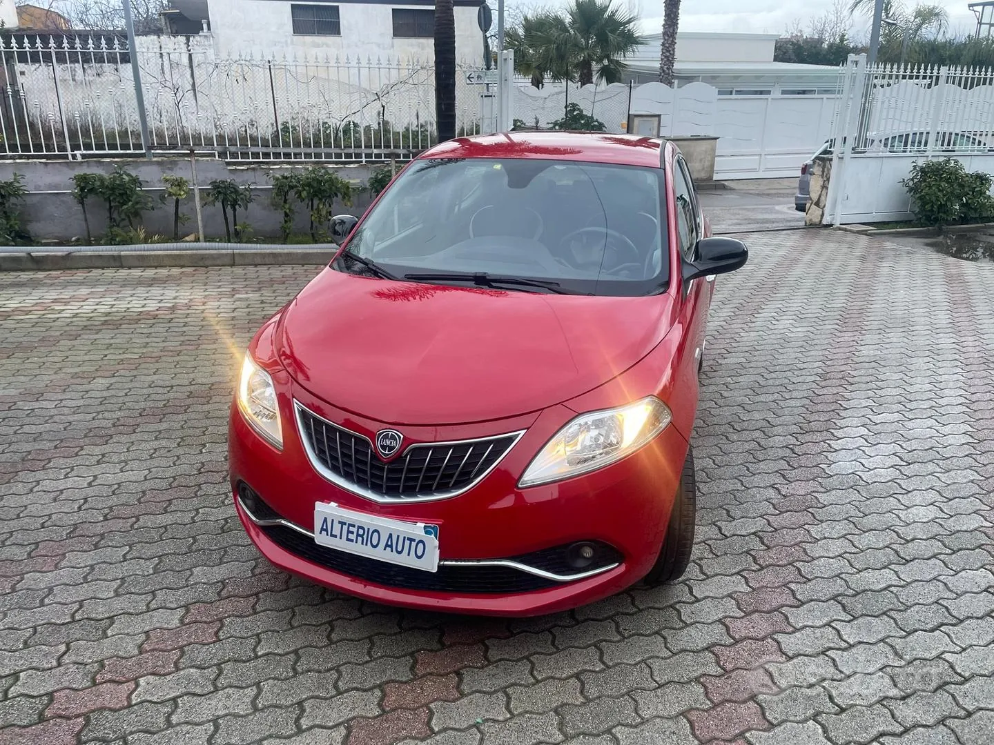 Lancia Ypsilon 2016 photo 2