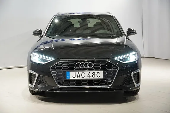 Audi A4 2023 photo 2