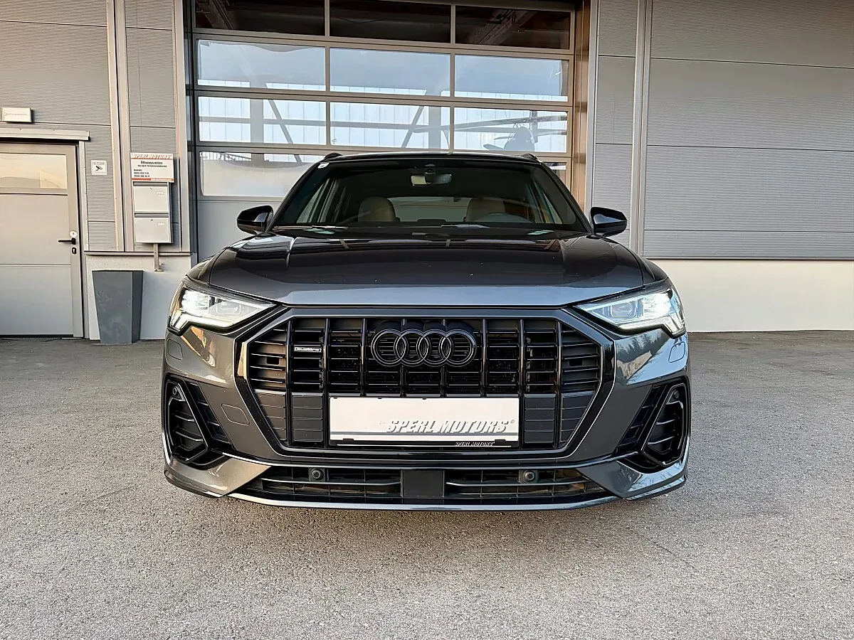 Audi Q3 2019 photo 2