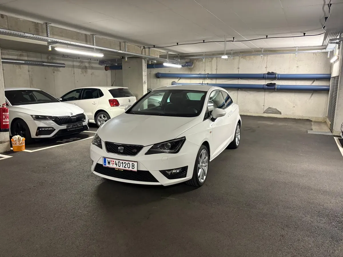 Seat Ibiza 2012 photo 2