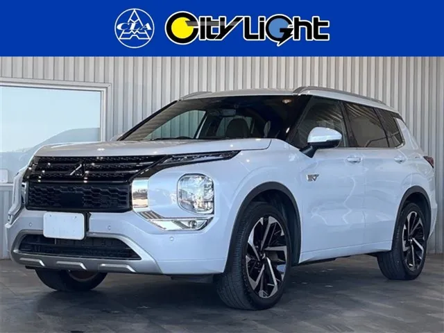 Mitsubishi Outlander 2022 photo 2