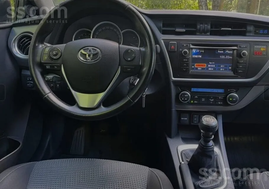 Toyota Auris 2013 photo 4