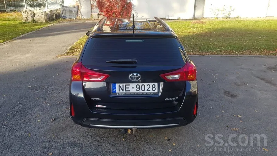 Toyota Auris 2013 photo 3