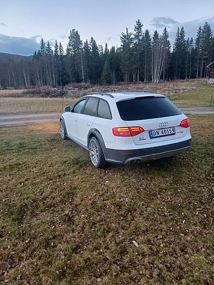 Audi A4 Allroad 2010 photo 4
