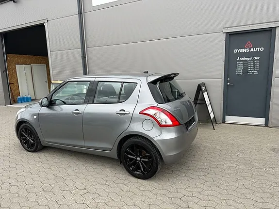 Suzuki Swift 2016 photo 2