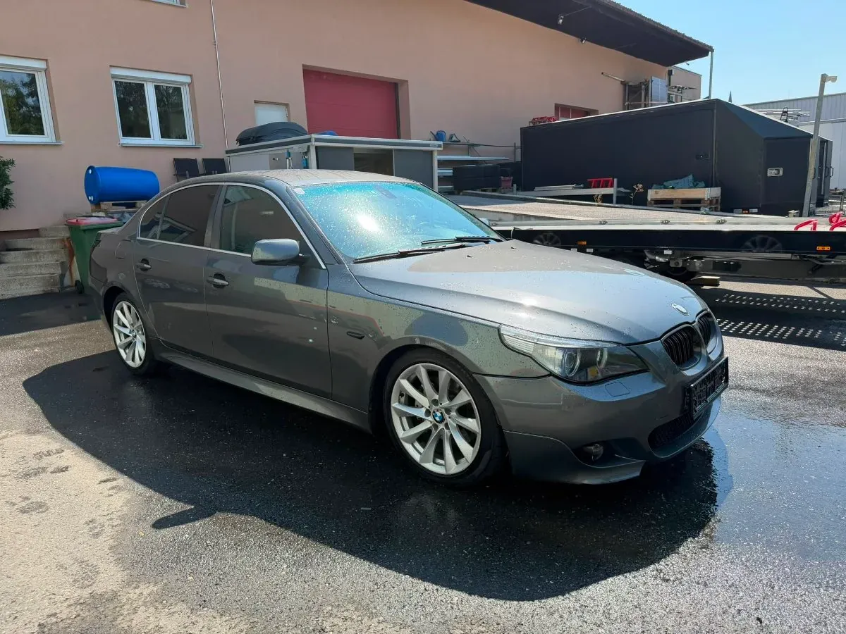 BMW 5 Series 2004 photo 3