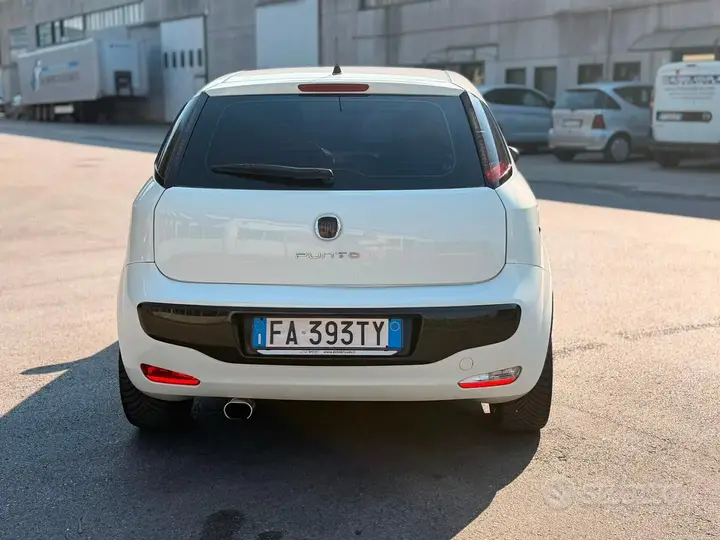 Fiat Punto 2015 photo 4