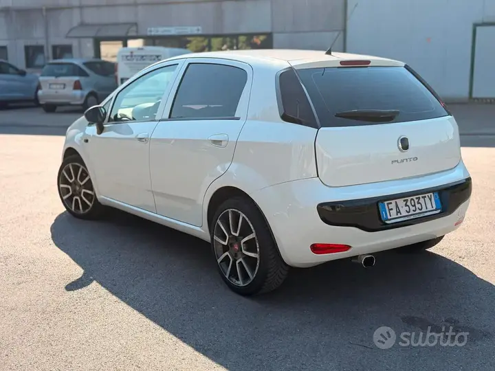 Fiat Punto 2015 photo 5