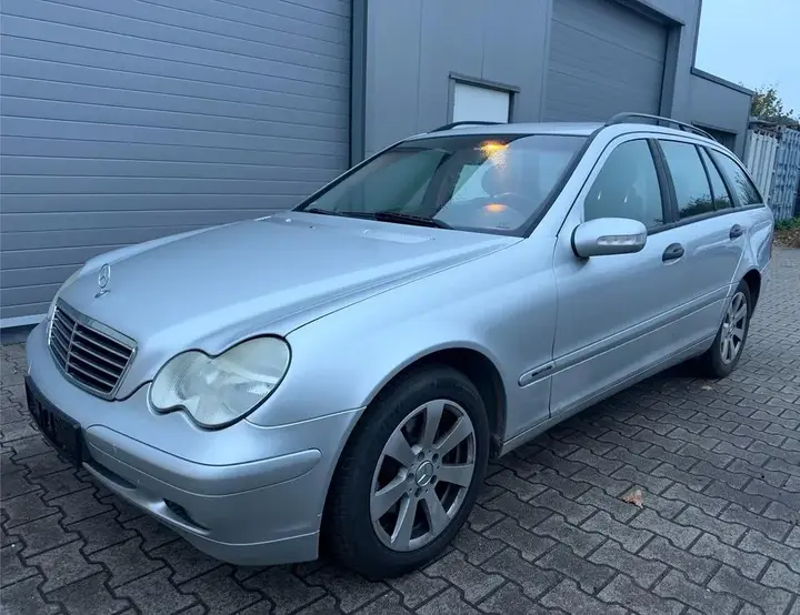 Mercedes-Benz C180