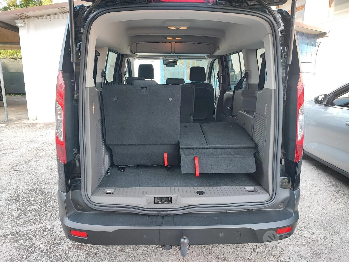 Ford Grand Tourneo Connect 2020 photo 4