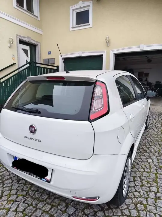 Fiat Grande Punto 2014 photo 2