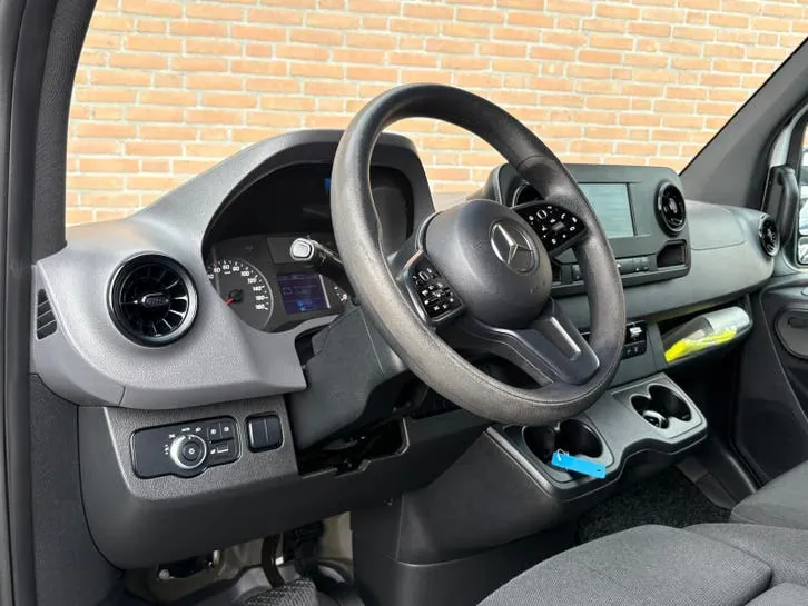 Mercedes-Benz Sprinter 2020 photo 2