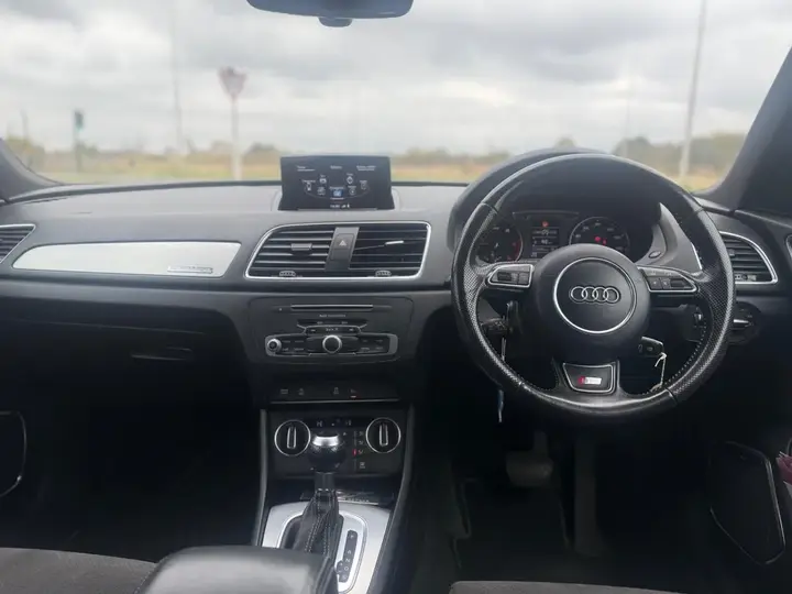 Audi Q3 2016 photo 5