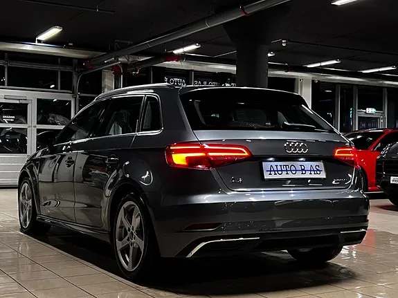 Audi A3 2017 photo 3