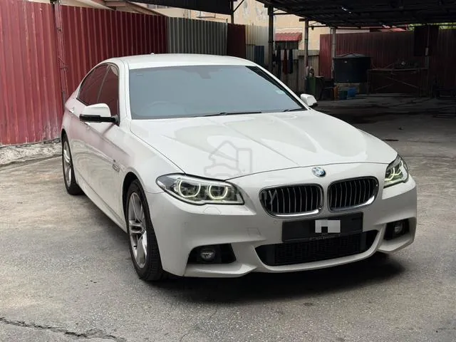 BMW 528I