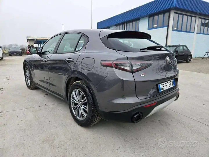 Alfa Romeo Stelvio 2023 photo 5