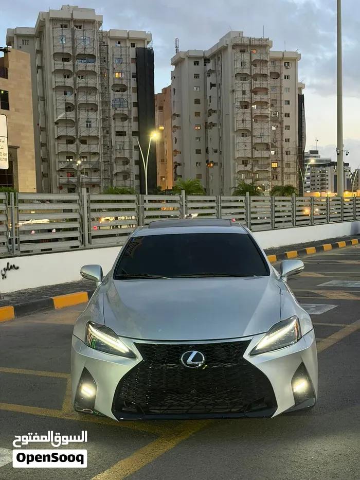 Lexus Is 250 2010 photo 4