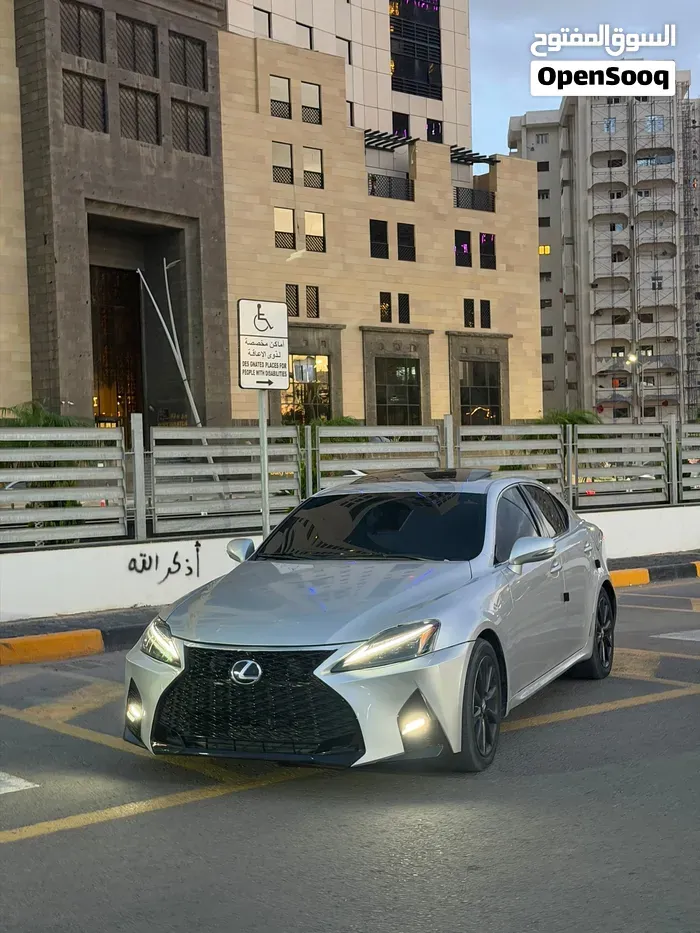 Lexus Is 250 2010 photo 3