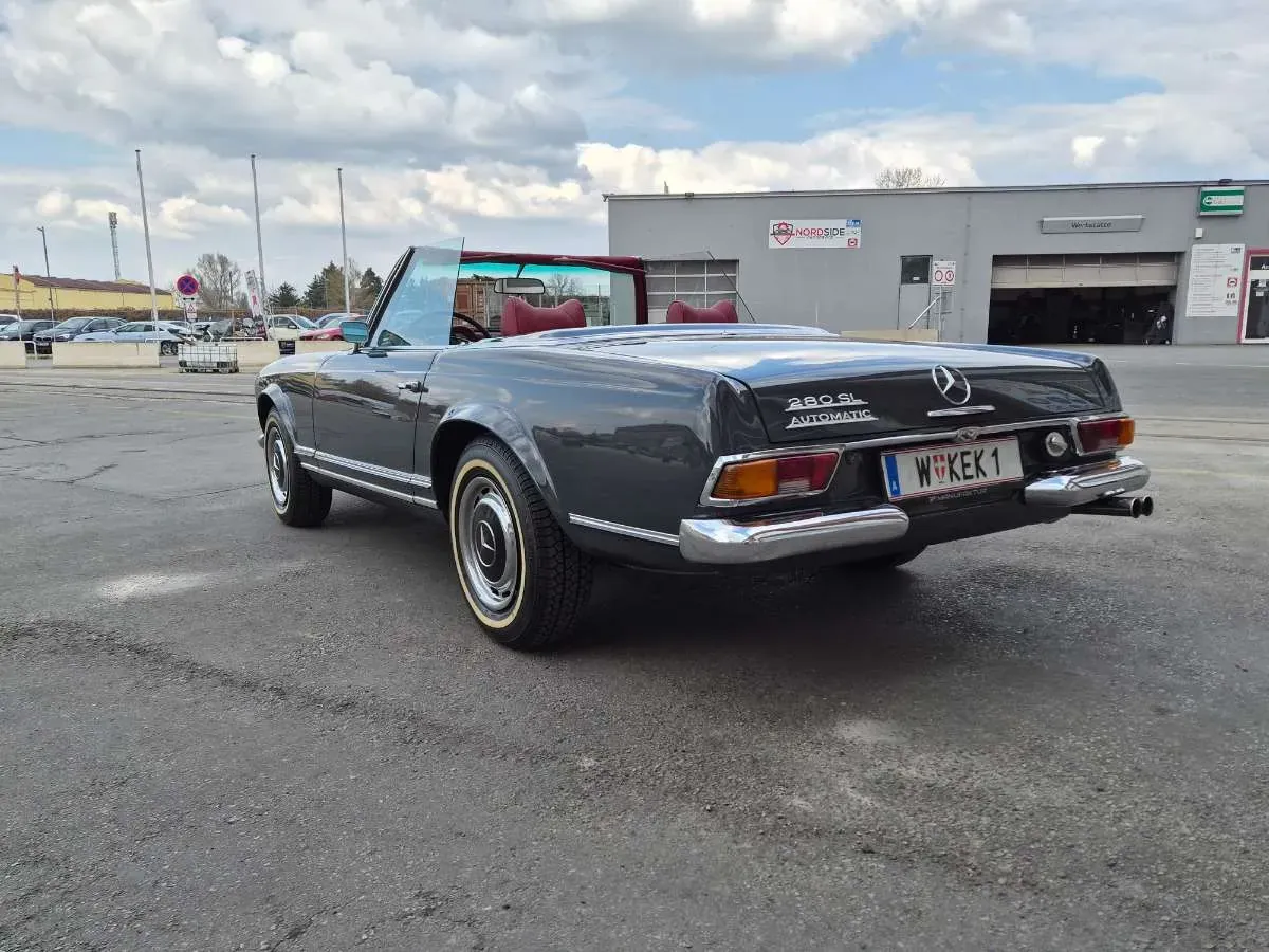 Mercedes-Benz 280 1971 photo 3